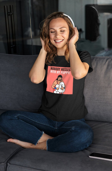 Bluzka damska z naszywką Nobody messes …