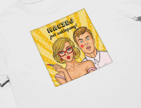 Koszulka z naszywką na Walentynki TWÓJ NAPIS