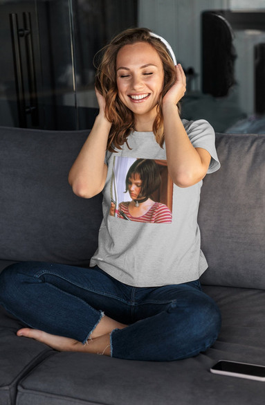 Bluzka damska z naszywką Mathilda 02