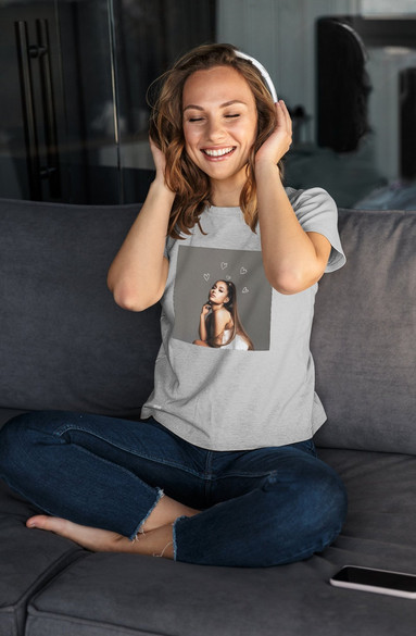 Bluzka damska z naszywką ARIANA GRANDE 02