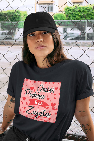 Koszulka z naszywką na Walentynki TWÓJ NAPIS