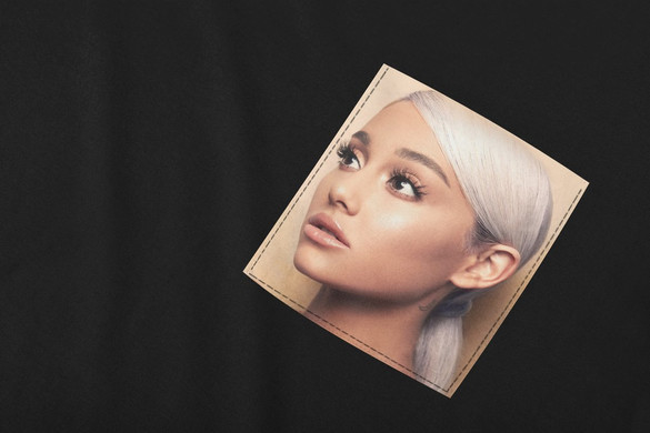 Koszulka z kieszonką ARIANA GRANDE 01