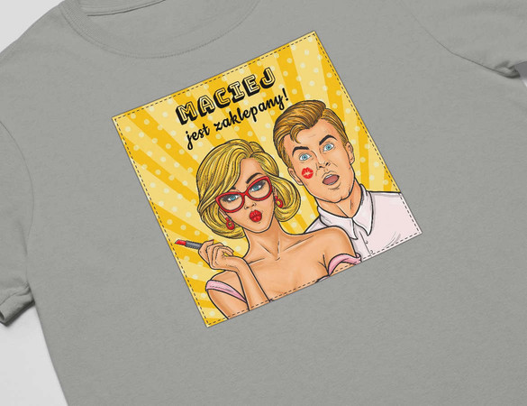 Koszulka z naszywką na Walentynki TWÓJ NAPIS