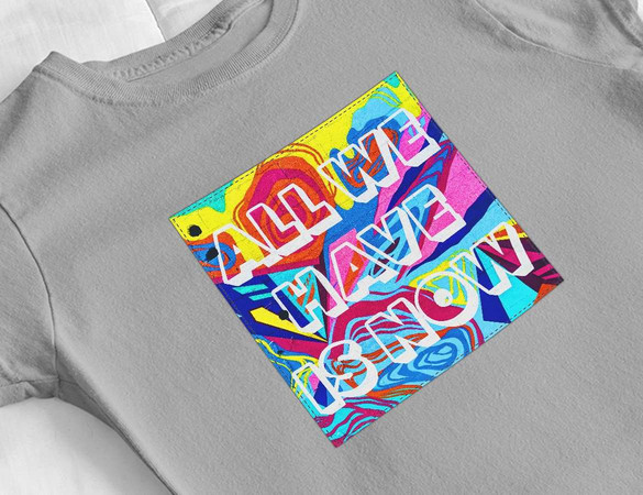 Bluzka damska z naszywką All we have is now