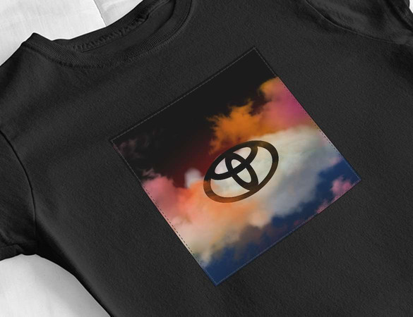 Bluzka damska z naszywką Toyota logo colourful