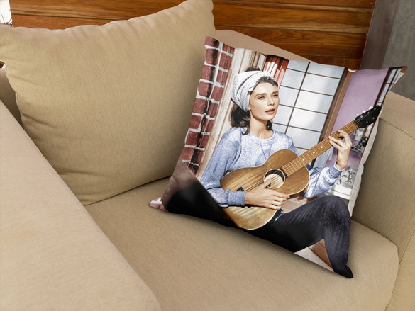 Poduszka Audrey Hepburn 01