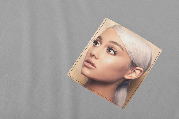 Koszulka z kieszonką ARIANA GRANDE 01