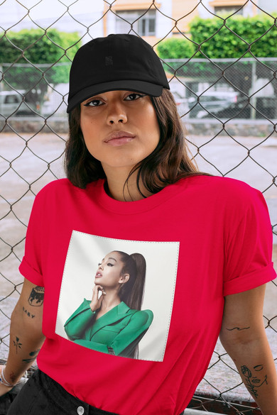  Koszulka z naszywką ARIANA GRANDE 01