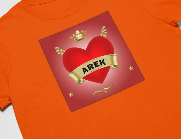 Koszulka z naszywką na Walentynki TWÓJ NAPIS