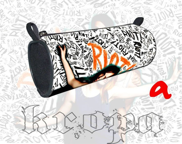  Piórnik szkolny PARAMORE