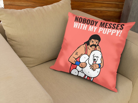 Poduszka Nobody messes …