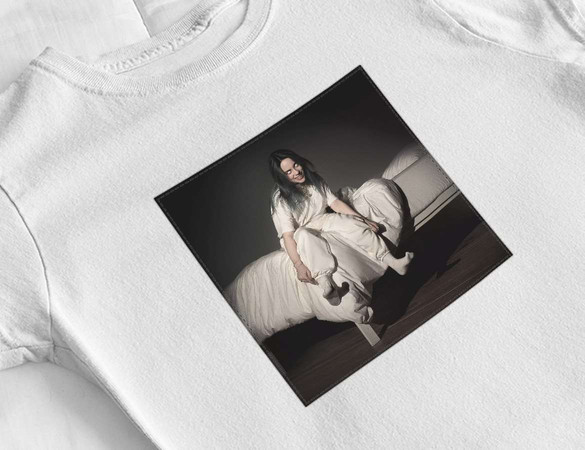 Bluzka damska z naszywką Billie Eilish 01