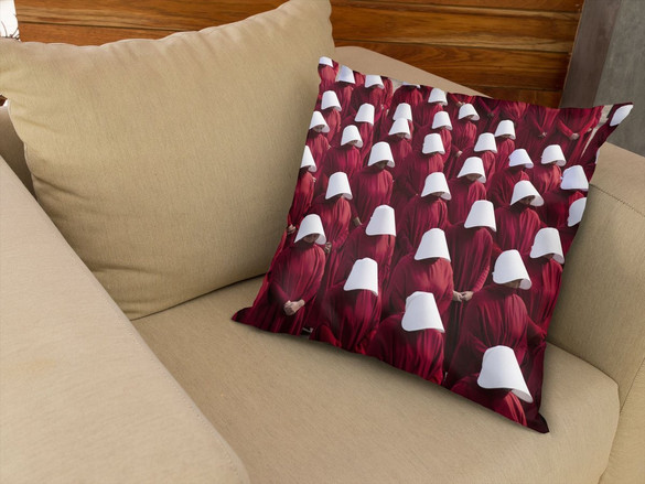 Poduszka The Handmaid's Tale 06