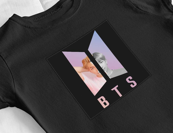 Bluzka damska z naszywką BTS RM