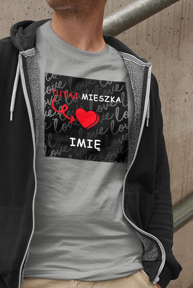 Koszulka z naszywką na Walentynki TWÓJ NAPIS