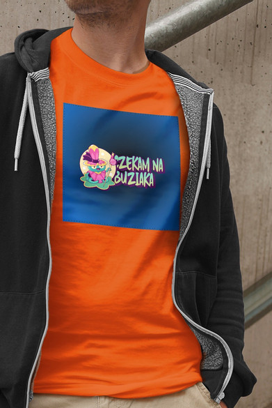 Koszulka z naszywką Czekam na buziaka