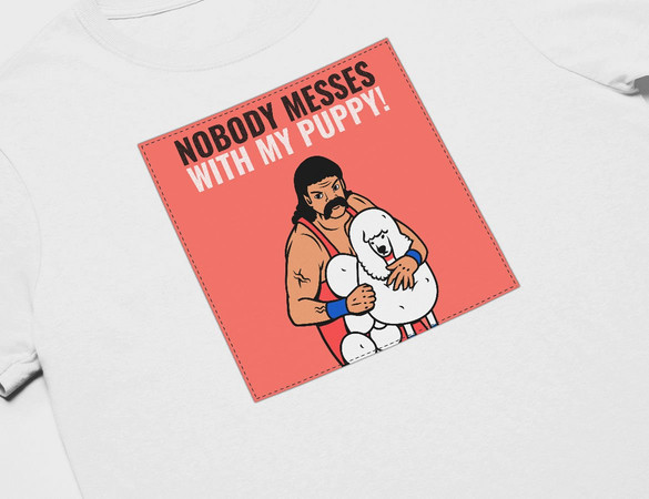 Koszulka z naszywką Nobody messes …