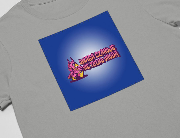 Koszulka z naszywką Uwaga czaruje...