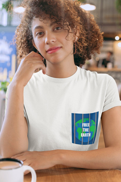 Koszulka z kieszonką FREE THE EARTH