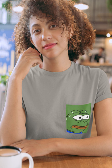 Koszulka z kieszonką PEPE THE FROG