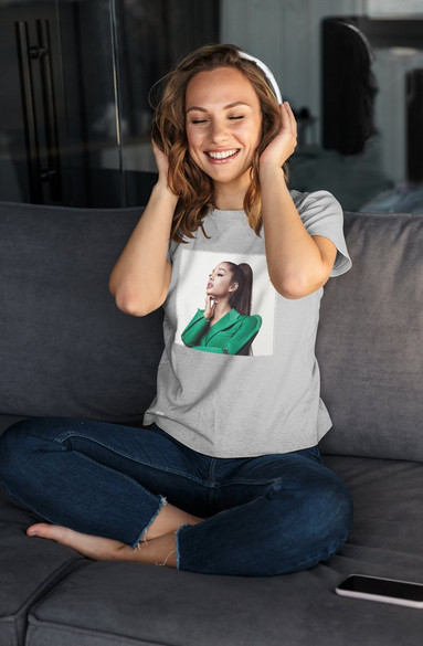 Bluzka damska z naszywką ARIANA GRANDE 01