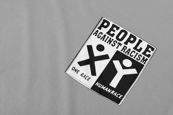 Koszulka z kieszonką  People Against Racism