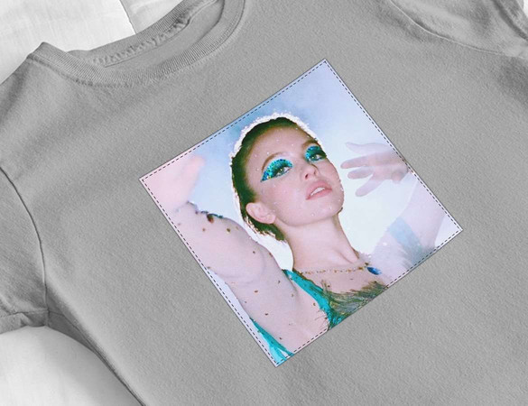 Bluzka damska z naszywką Euphoria Cassie