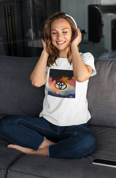 Bluzka damska z naszywką Toyota logo colourful