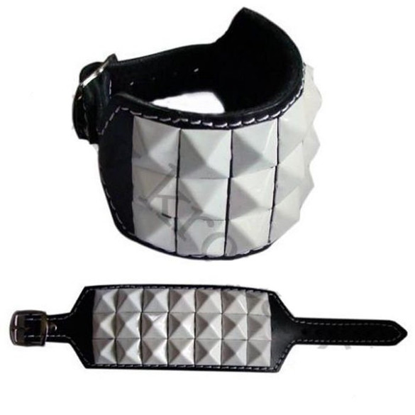 Pieszczocha PYRAMID - TRZY RZĘDY 10