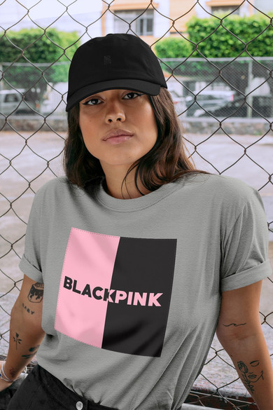 Koszulka z naszywką BLACKPINK logo