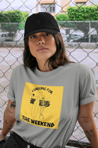 Koszulka z naszywką Lurking for the weekend