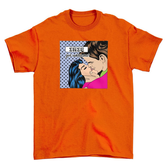 Koszulka z naszywką na Walentynki TWÓJ NAPIS