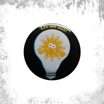 Przypinka LET ME OUT!