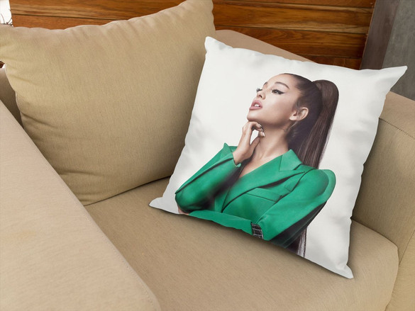 Poduszka ARIANA GRANDE 01