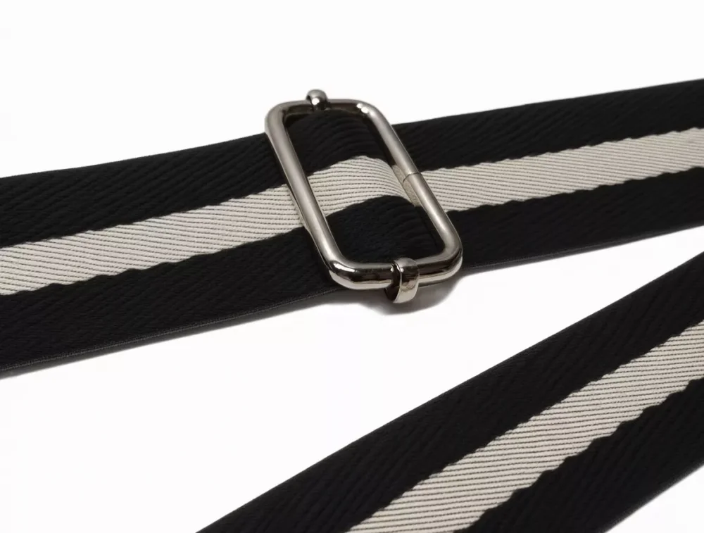 Metalowa przesuwka do regulacji długości paska do torby czarny z beżowym pasem, tłoczony 38 mm