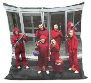 Poduszka Dom z papieru 01