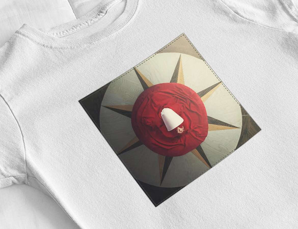 Bluzka damska z naszywką The Handmaid's Tale 02