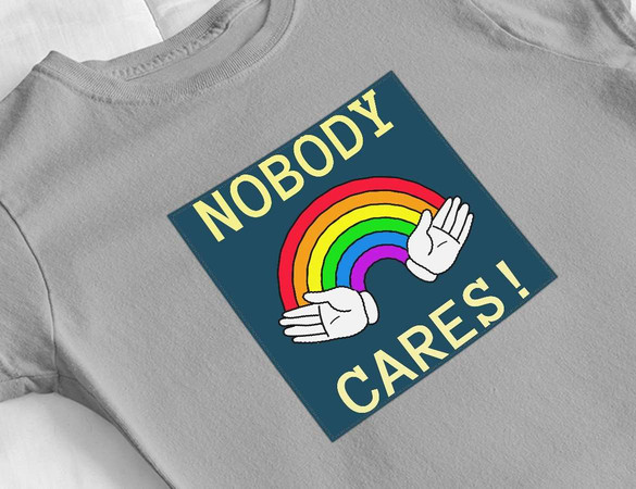 Bluzka damska z naszywką Nobody cares