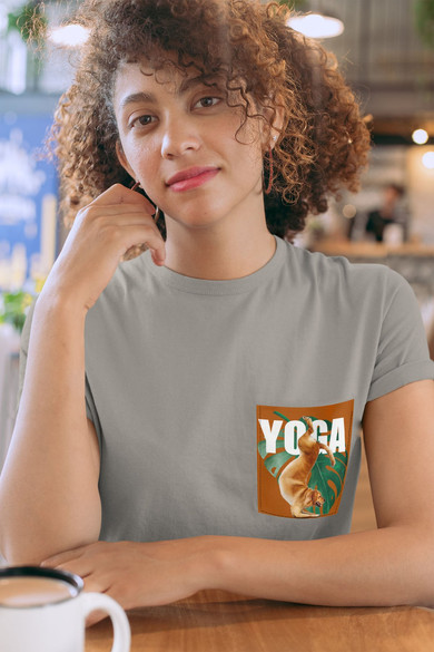 Koszulka z kieszonką YOGA DOG 02