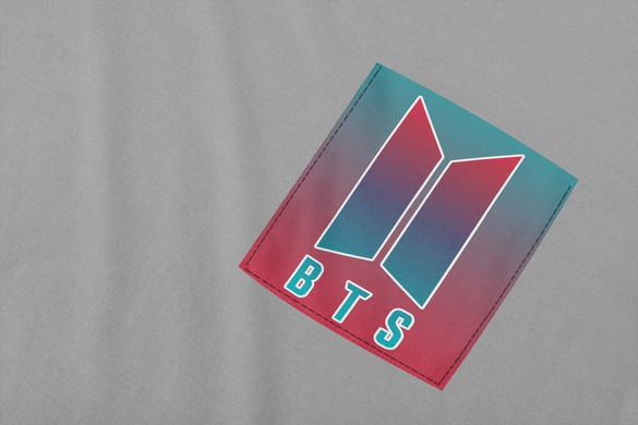 Koszulka z kieszonką BTS LOGO KOLOROWE 