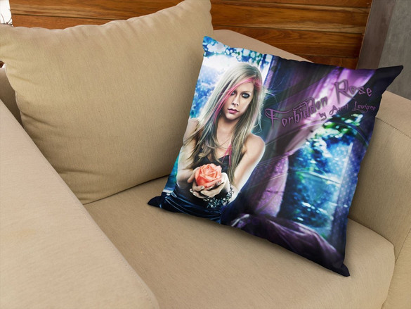 Poduszka Avril Lavigne rose