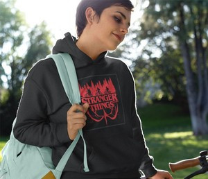 Bluza z naszywką STRANGER THINGS 2