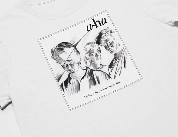 Koszulka z naszywką  A-HA  Living..