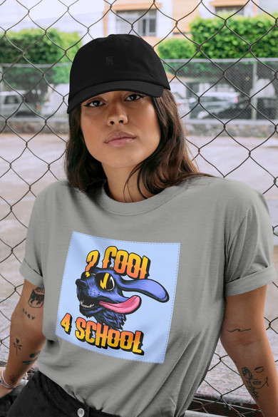 Koszulka z naszywką 2 cool 4 school