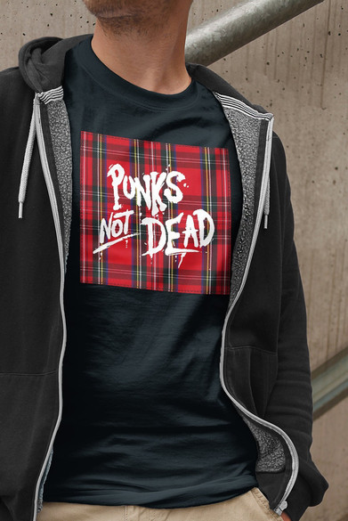 Koszulka z naszywką Punks Not Dead 01