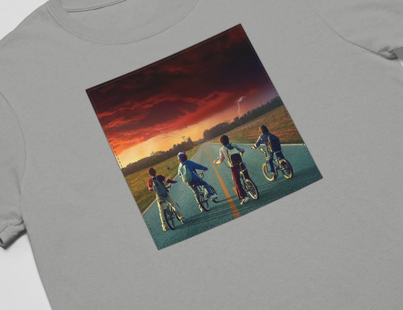 Koszulka z naszywką Stranger Things squad 3