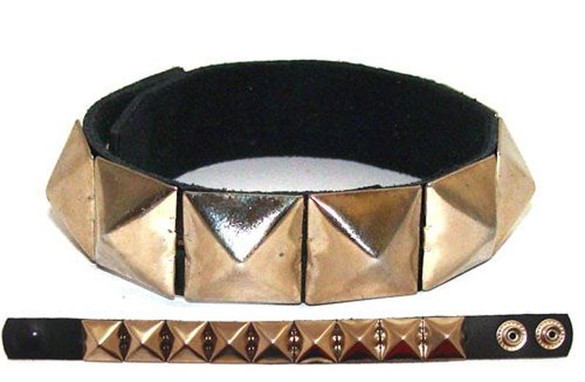 Pieszczocha PYRAMID "JEDEN RZĄD" 06