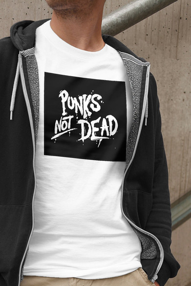 Koszulka z naszywką Punk's Not Dead