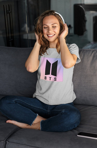 Bluzka damska z naszywką BTS LOGO 02