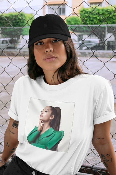  Koszulka z naszywką ARIANA GRANDE 01